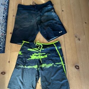 🔺2 pair of Oakley swim trunks. 33&34